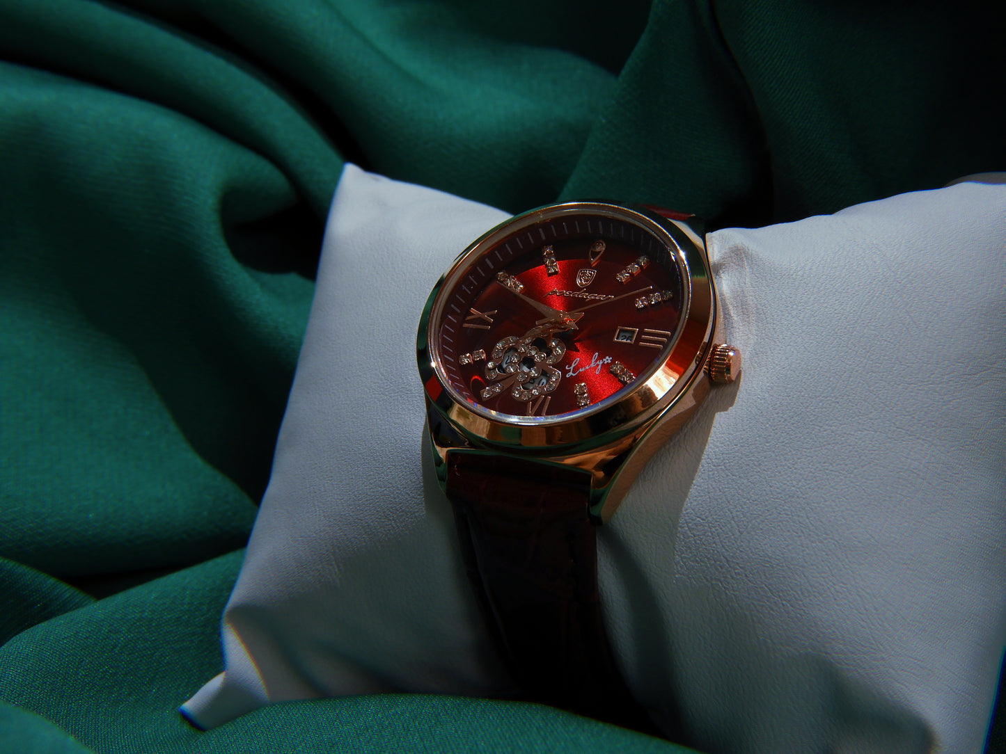 Ceas Dama | Poedagar | Ruby Blood