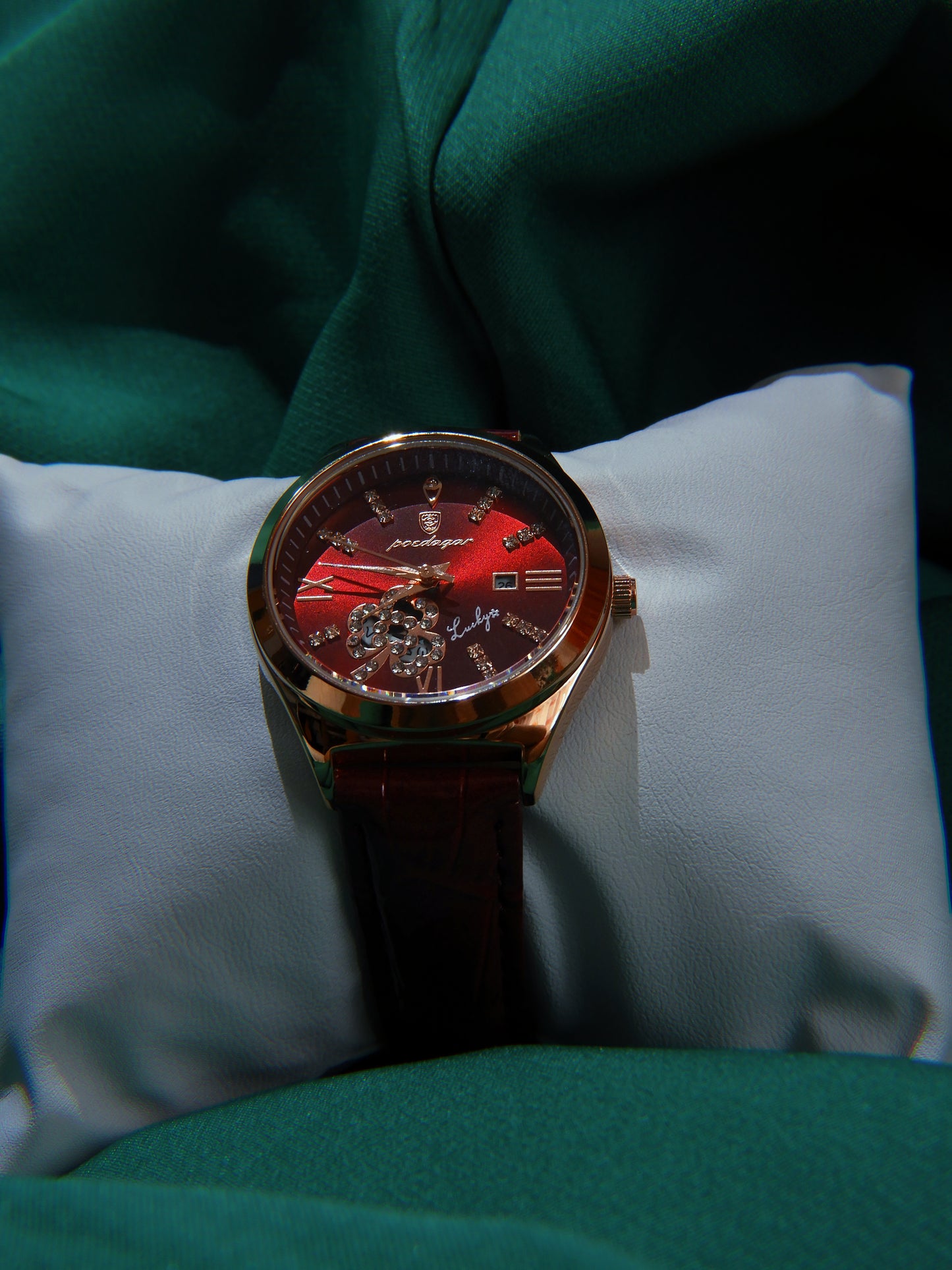 Ceas Dama | Poedagar | Ruby Blood